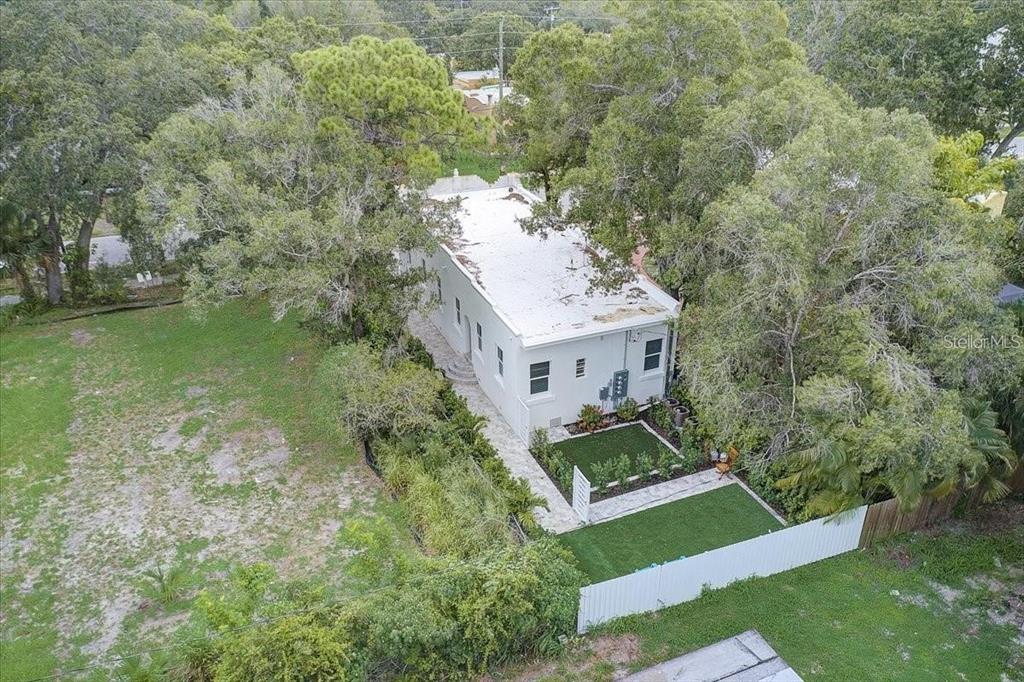 1862 6TH STREET
