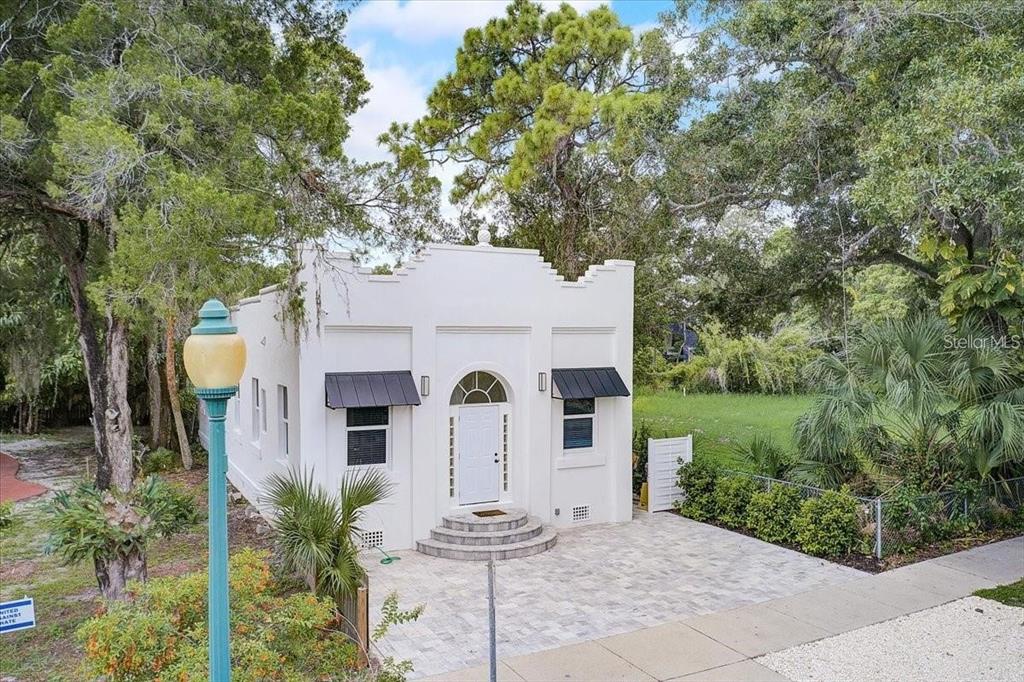 1862 6TH STREET