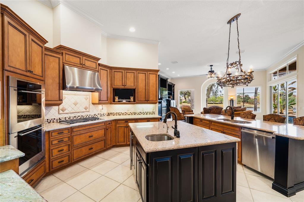 7718 FLEMINGWOOD COURT gallery image #14