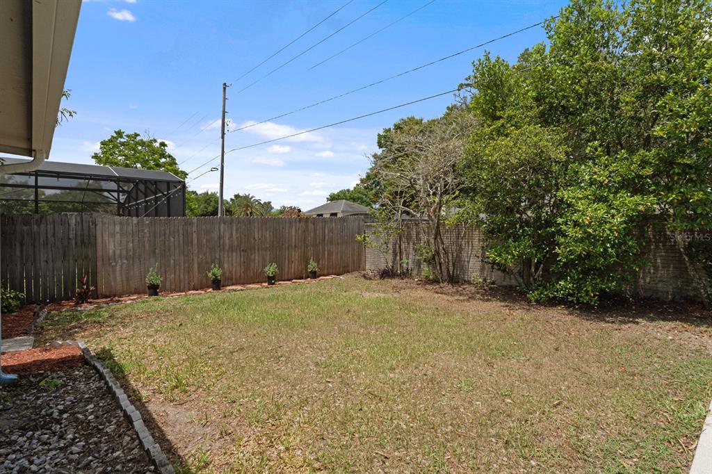 1032 MANCHESTER CIRCLE gallery image #26