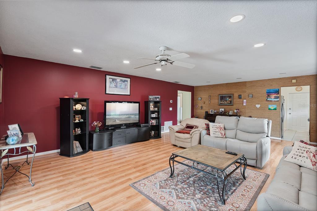 1032 MANCHESTER CIRCLE gallery image #8