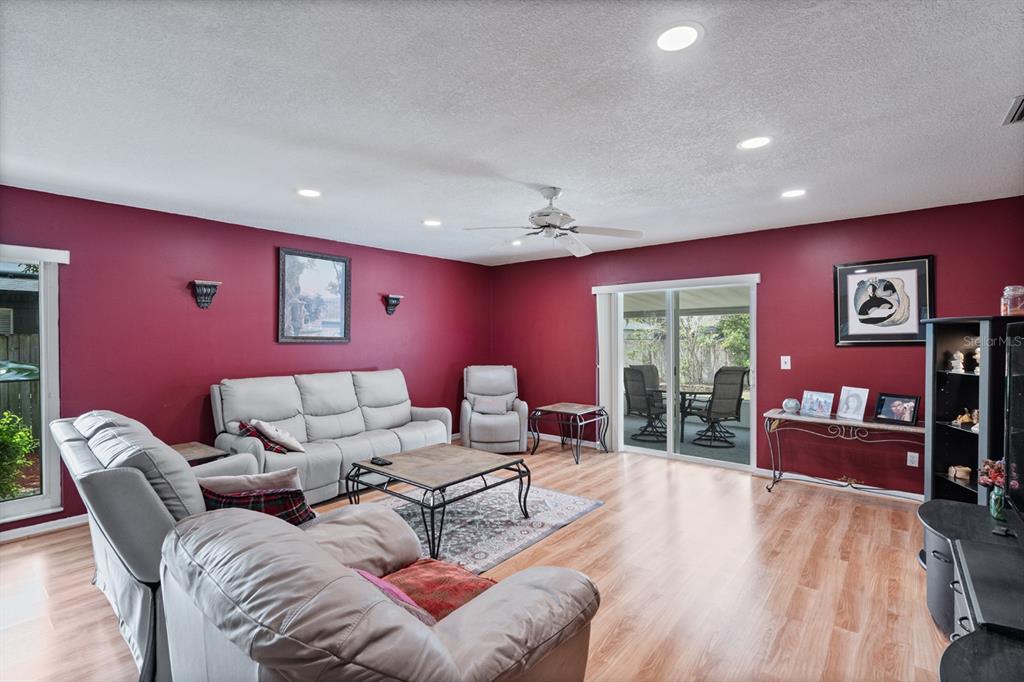 1032 MANCHESTER CIRCLE gallery image #9