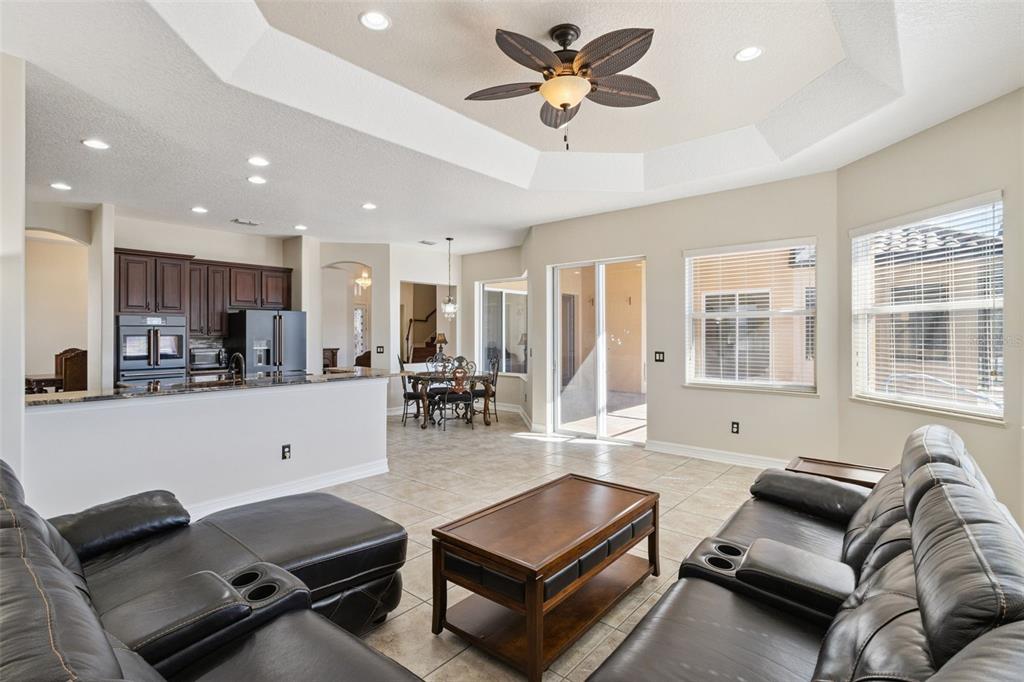 6473 EVERINGHAM LANE gallery image #17