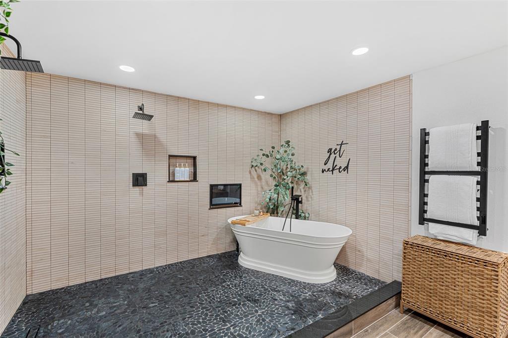 17224 OLD COUNTRY LANE gallery image #18