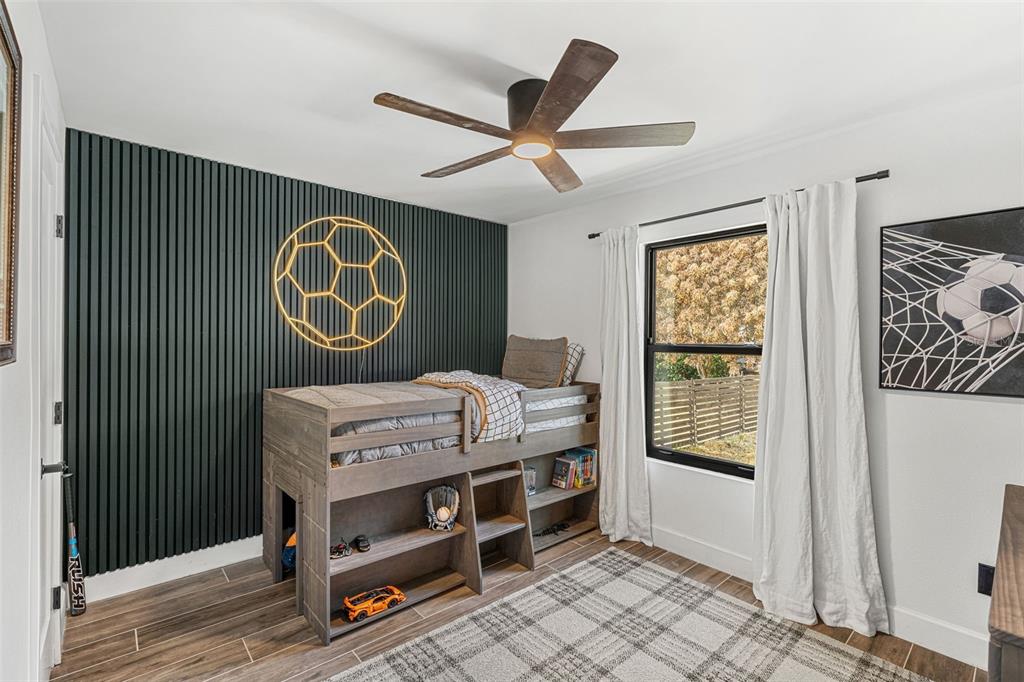 17224 OLD COUNTRY LANE gallery image #26