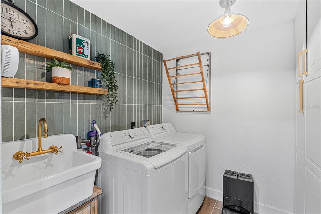 17224 OLD COUNTRY LANE gallery image #9