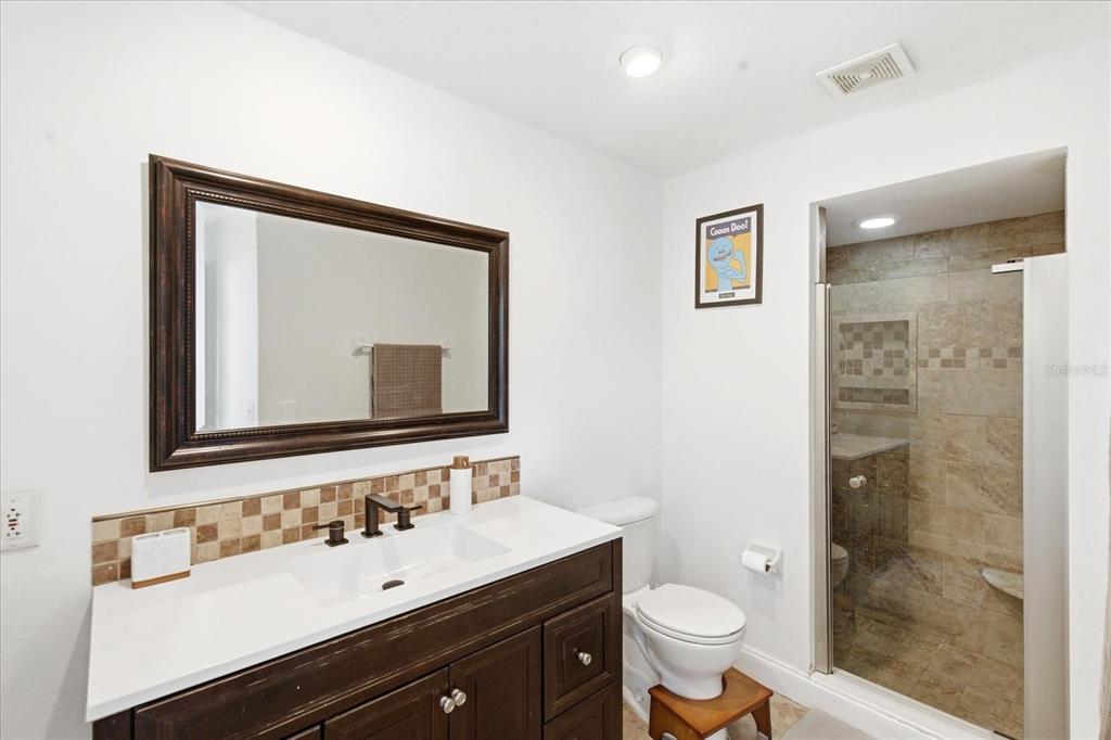 2110 W OKALOOSA AVENUE gallery image #11