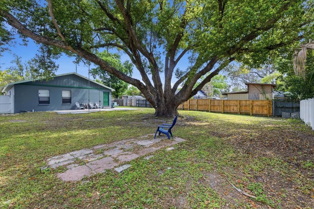 2110 W OKALOOSA AVENUE gallery image #18