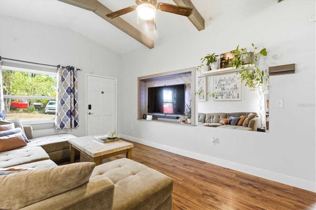 2110 W OKALOOSA AVENUE gallery image #4