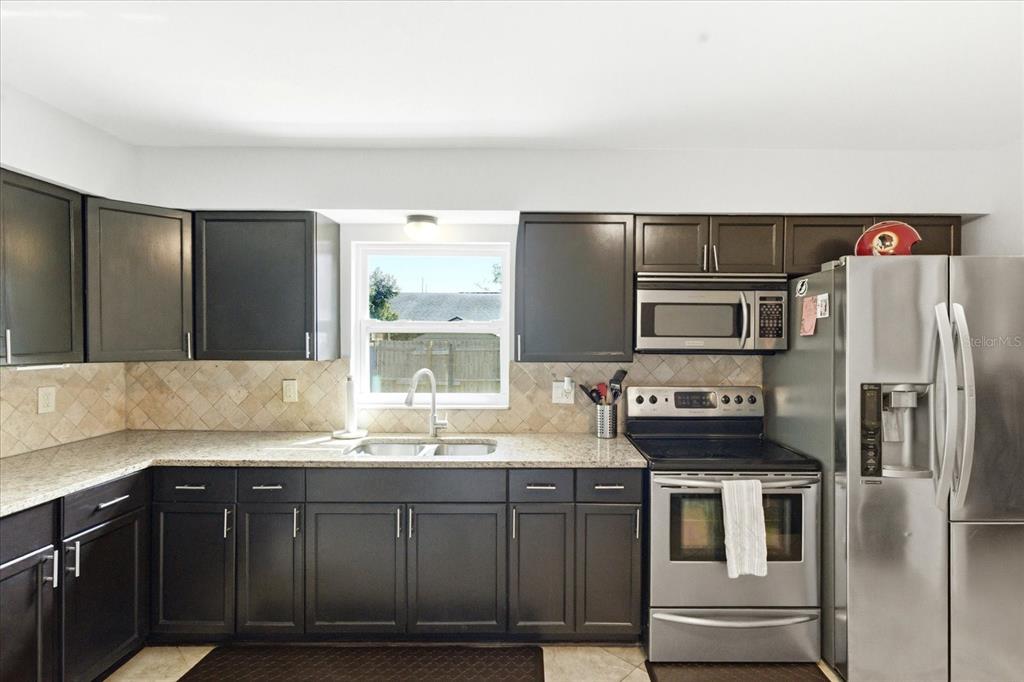 2110 W OKALOOSA AVENUE gallery image #5