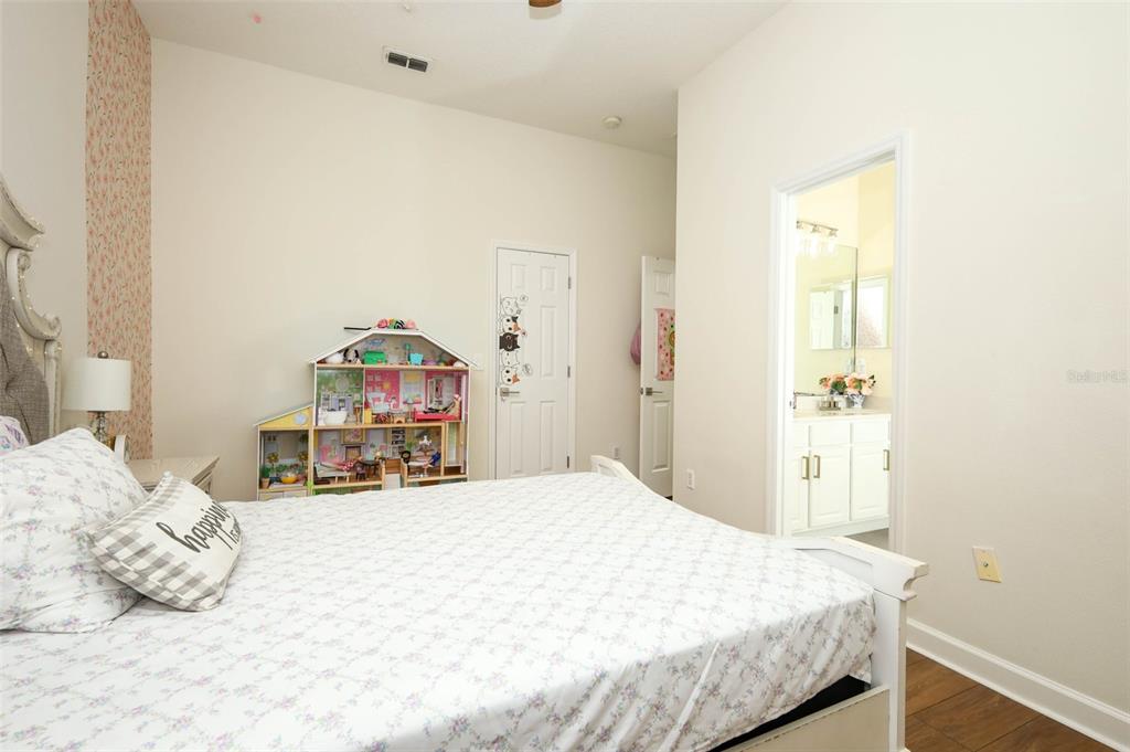 836 WOODBARK COVE gallery image #39
