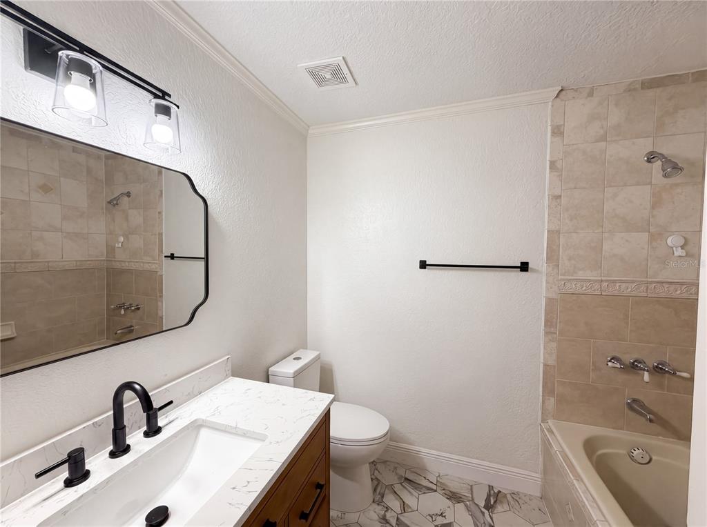 1770 NE 37TH STREET gallery image #14