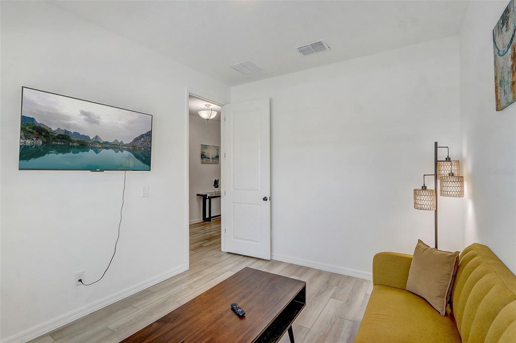 2268 DERWENT DRIVE gallery image #16