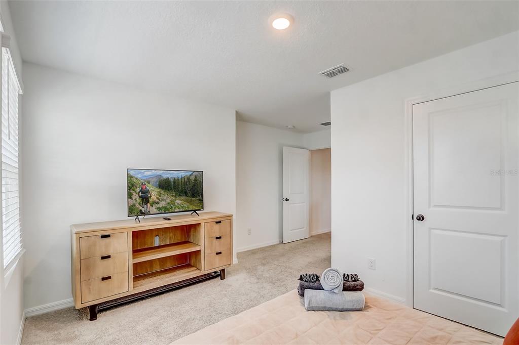 2268 DERWENT DRIVE gallery image #24