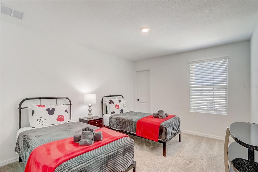 2268 DERWENT DRIVE gallery image #25