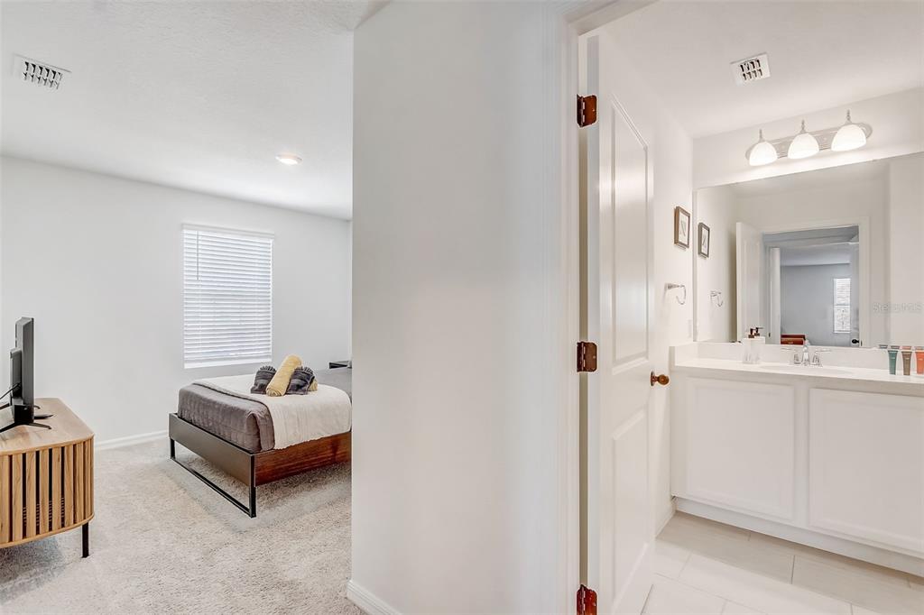2268 DERWENT DRIVE gallery image #26