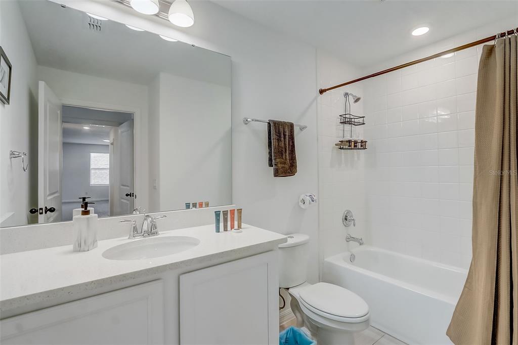 2268 DERWENT DRIVE gallery image #27