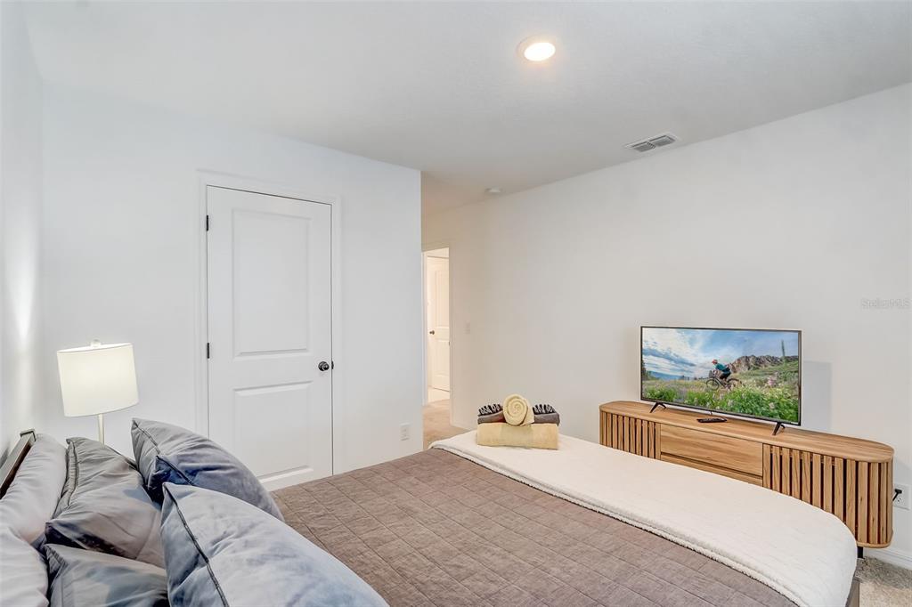 2268 DERWENT DRIVE gallery image #29