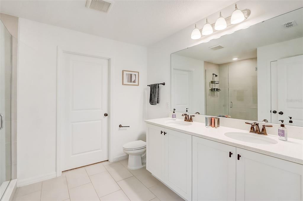 2268 DERWENT DRIVE gallery image #33