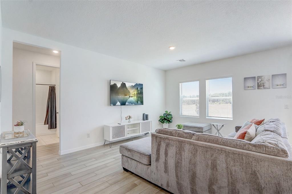 2268 DERWENT DRIVE gallery image #7