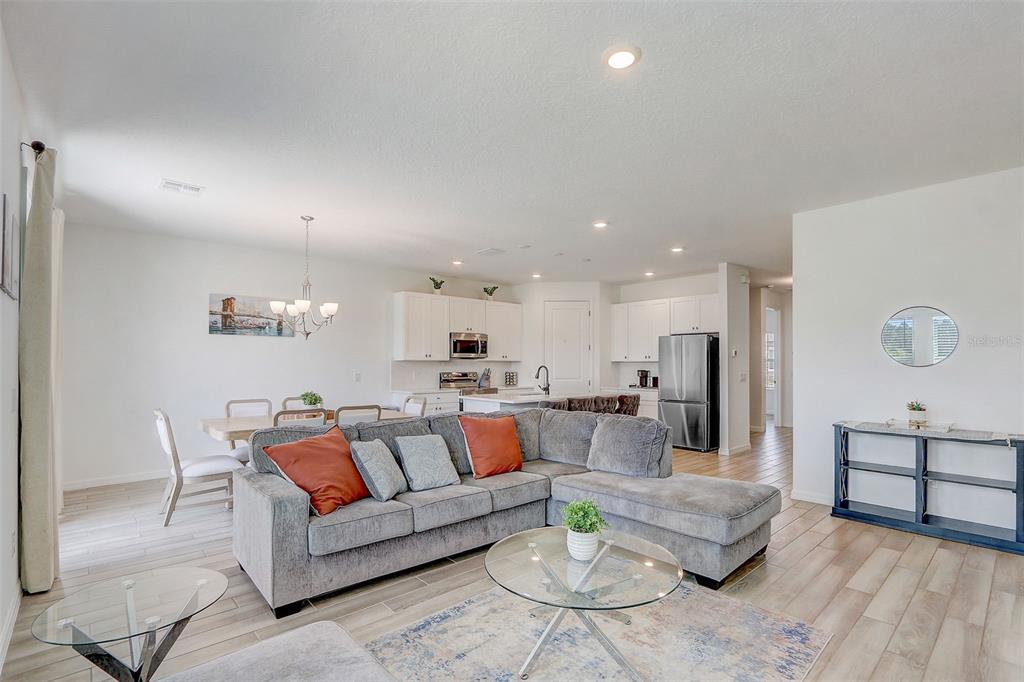 2268 DERWENT DRIVE gallery image #8