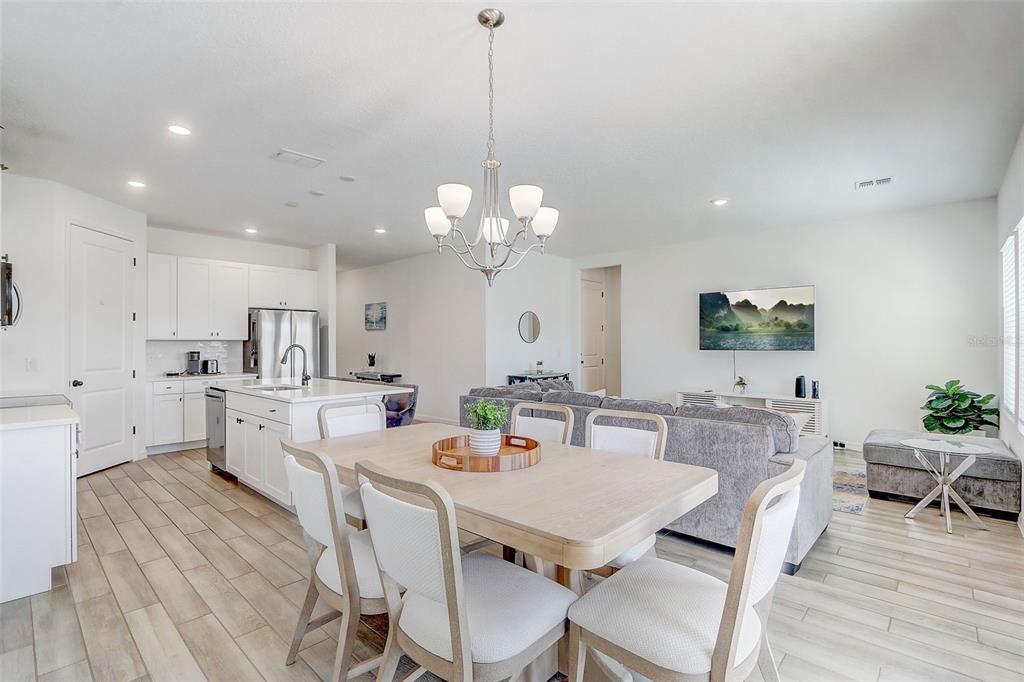 2268 DERWENT DRIVE gallery image #9