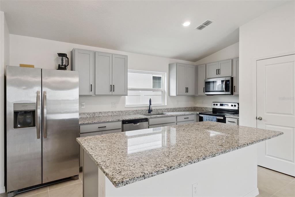 1247 PAPAYA CIRCLE gallery image #14