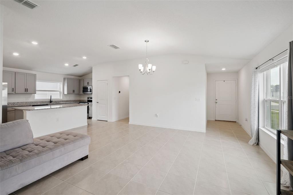 1247 PAPAYA CIRCLE gallery image #8