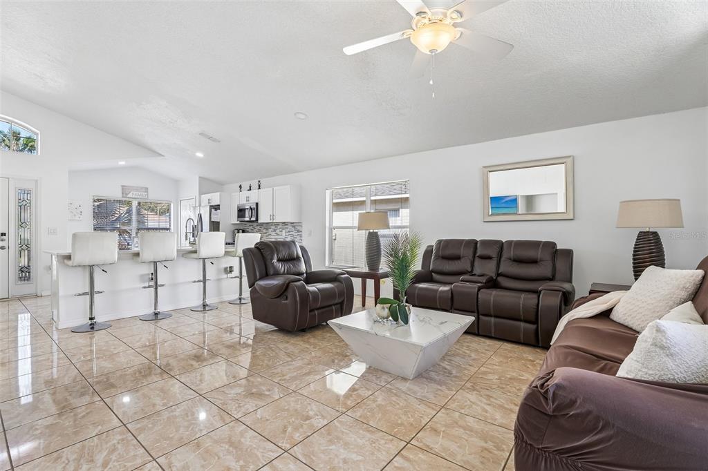 753 CASTERTON CIRCLE gallery image #4