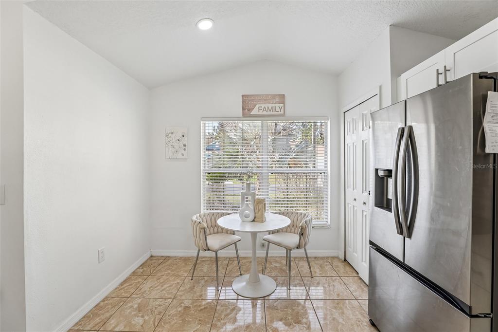 753 CASTERTON CIRCLE gallery image #5