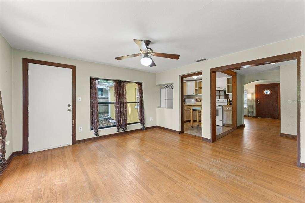 440 CAMBRIDGE BOULEVARD gallery image #3