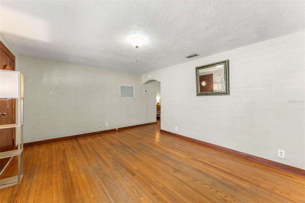 440 CAMBRIDGE BOULEVARD gallery image #7