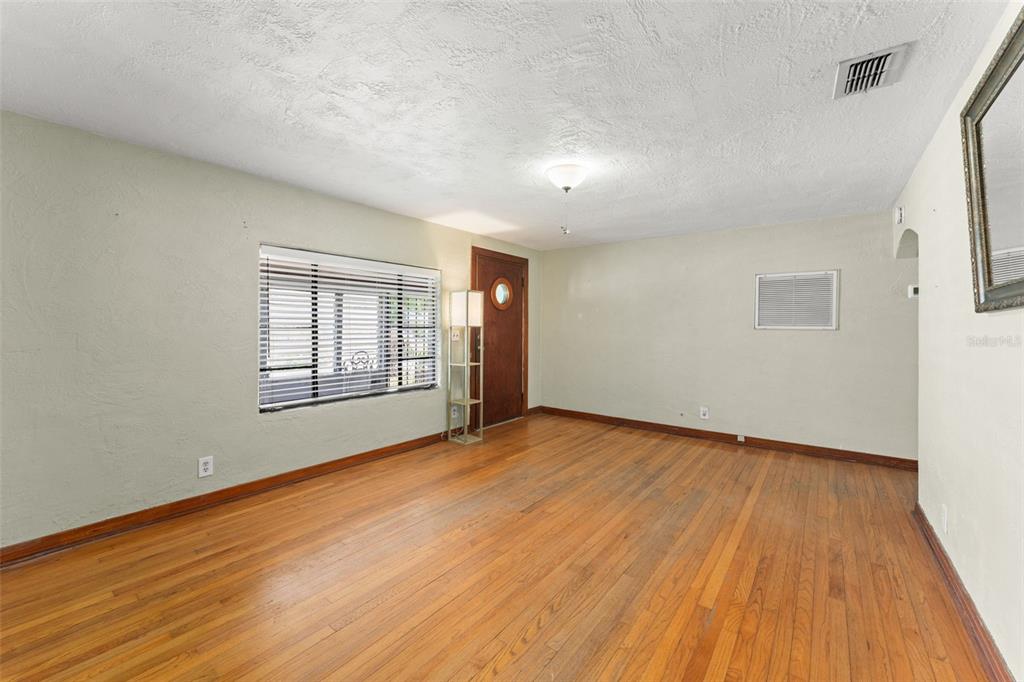 440 CAMBRIDGE BOULEVARD gallery image #8