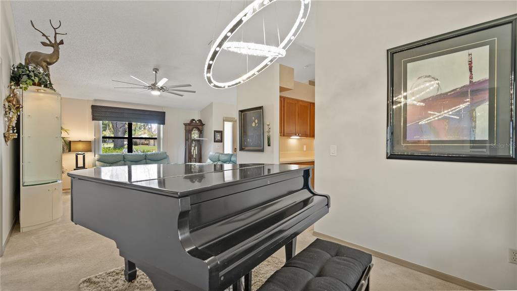9072 WOODBREEZE BOULEVARD gallery image #17