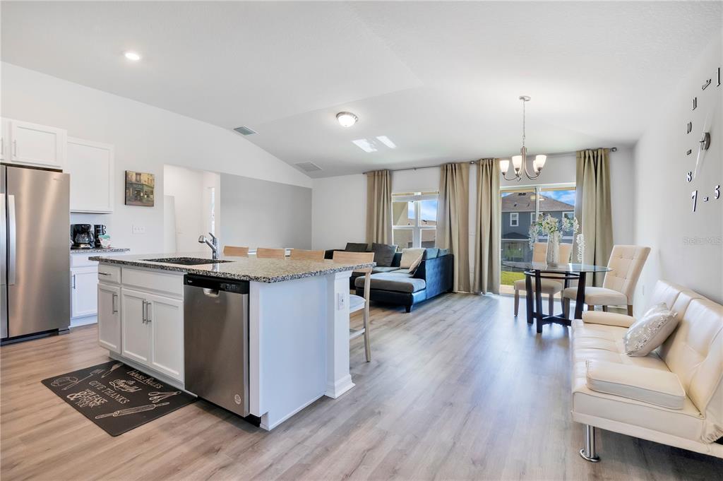 9231 WESTSIDE HILLS DRIVE gallery image #3