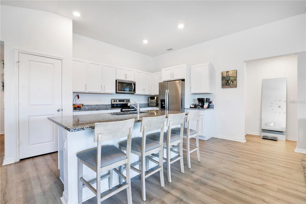 9231 WESTSIDE HILLS DRIVE gallery image #4