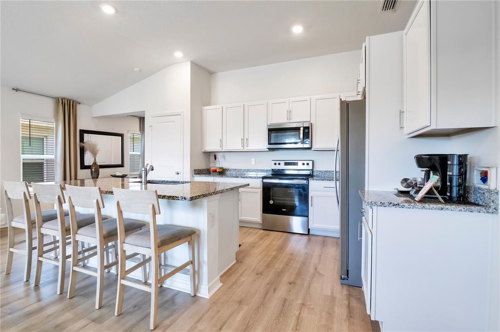9231 WESTSIDE HILLS DRIVE gallery image #5