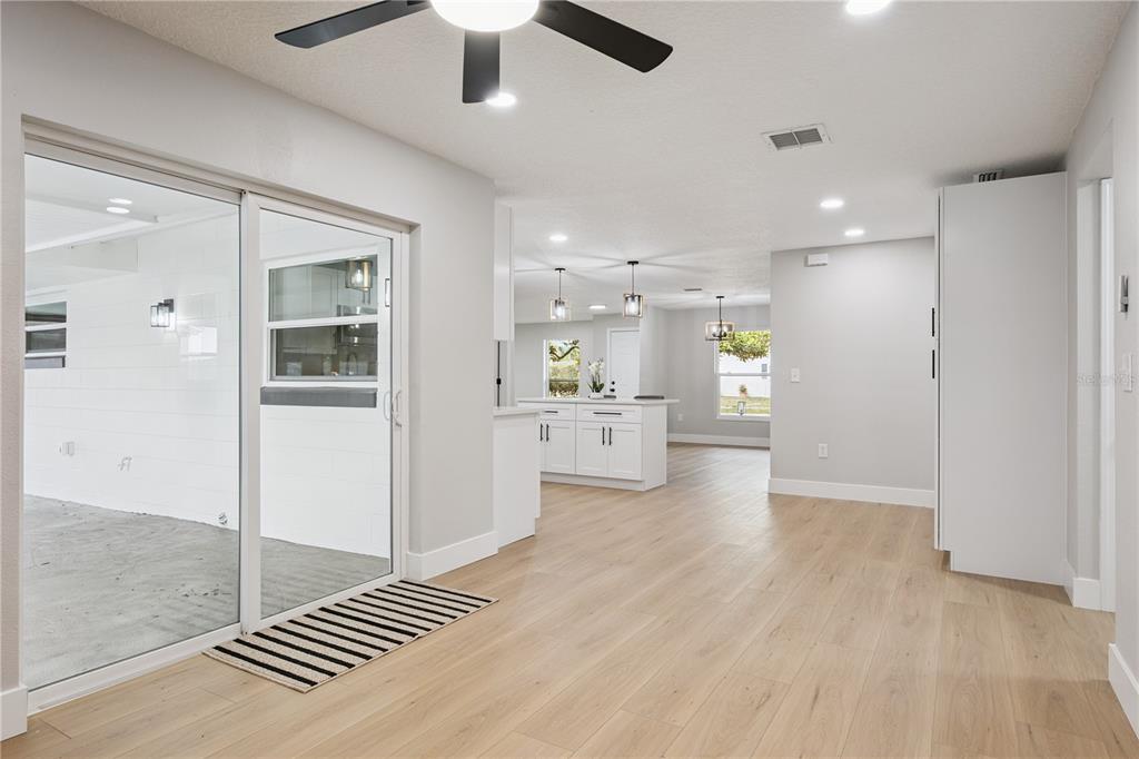 1438 TIERRA CIRCLE gallery image #17