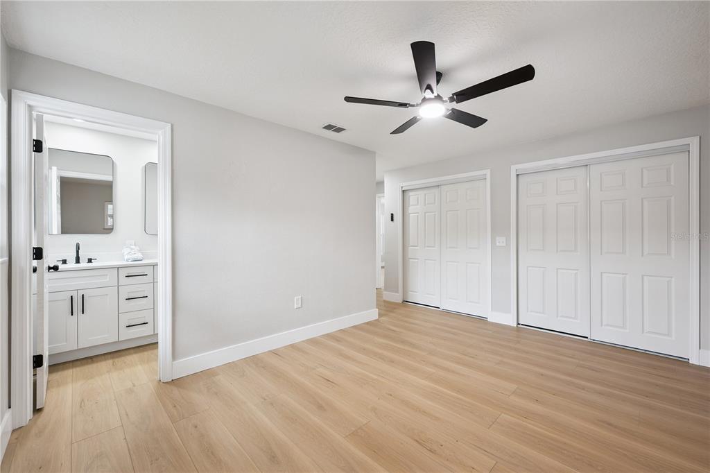 1438 TIERRA CIRCLE gallery image #20