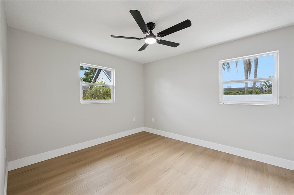 1438 TIERRA CIRCLE gallery image #25