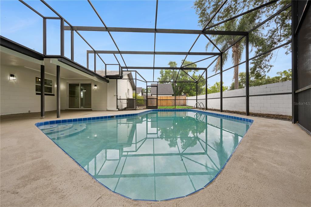 1438 TIERRA CIRCLE gallery image #32