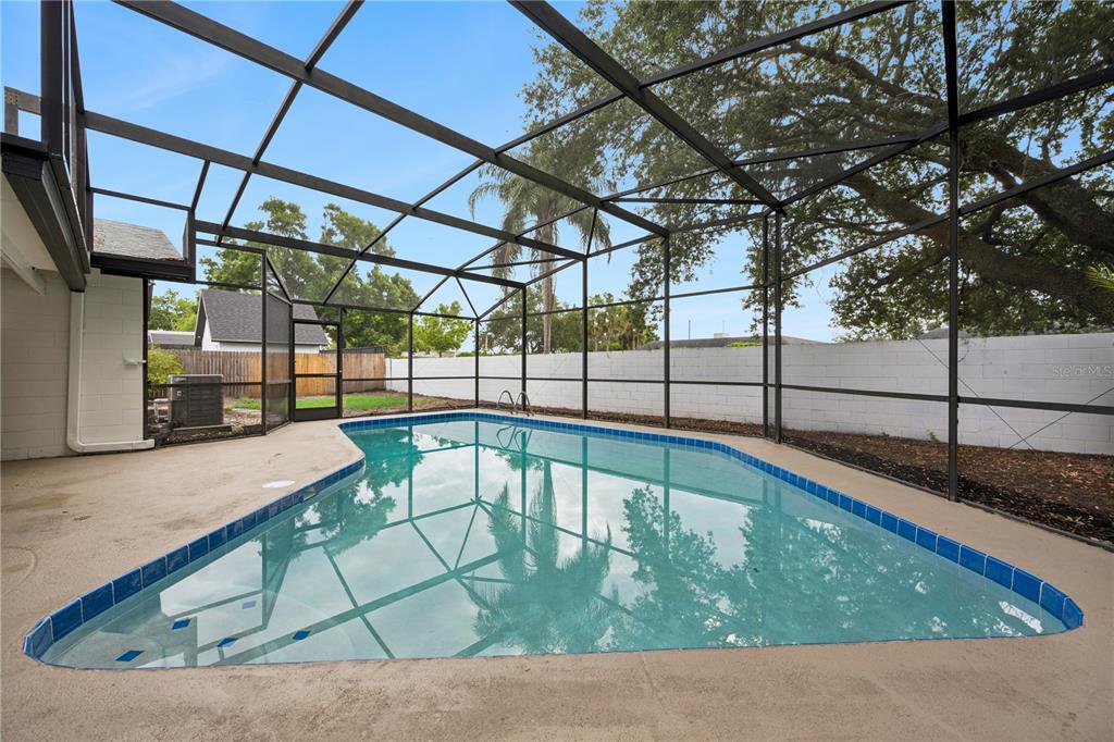 1438 TIERRA CIRCLE gallery image #34