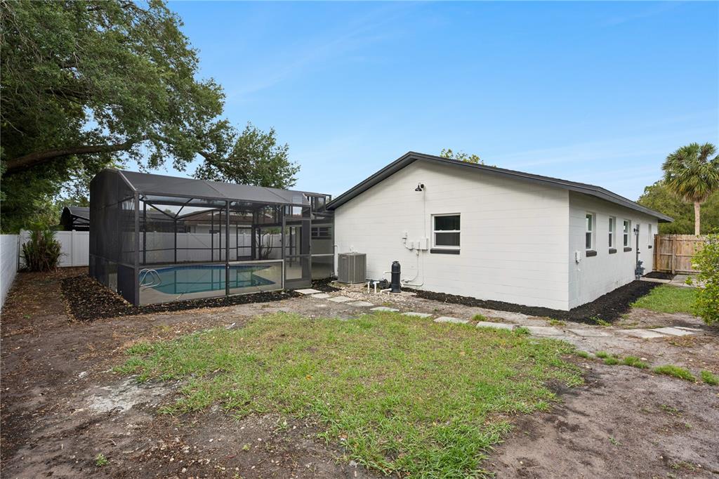 1438 TIERRA CIRCLE gallery image #35