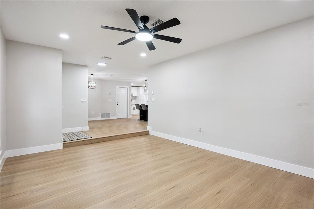 1438 TIERRA CIRCLE gallery image #7