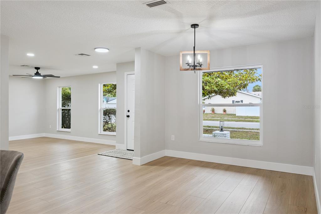 1438 TIERRA CIRCLE gallery image #9