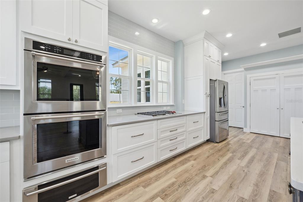 7956 LAKE NELLIE ROAD gallery image #23