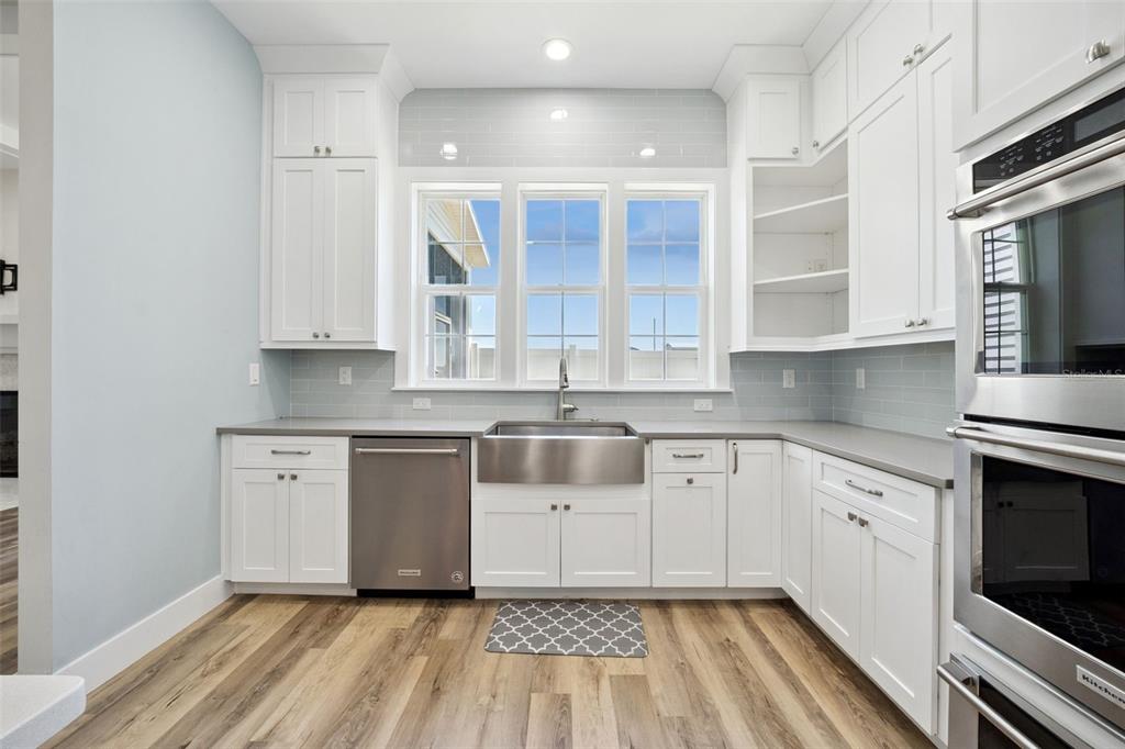7956 LAKE NELLIE ROAD gallery image #24