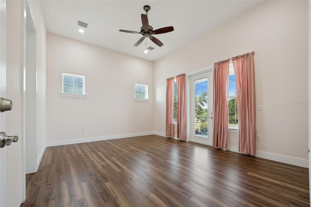 7956 LAKE NELLIE ROAD gallery image #29
