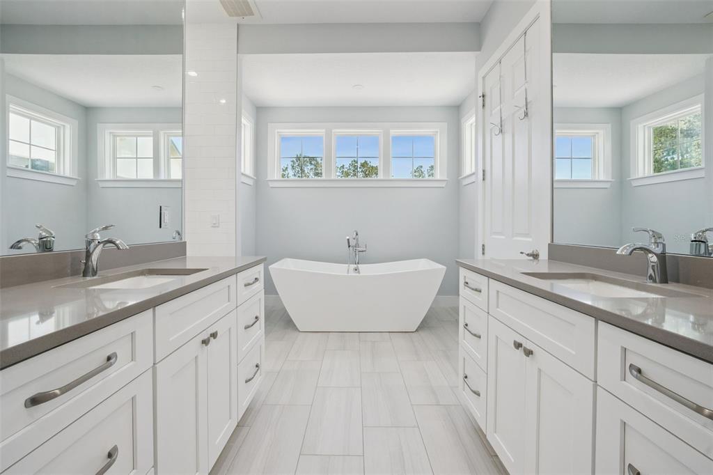 7956 LAKE NELLIE ROAD gallery image #34
