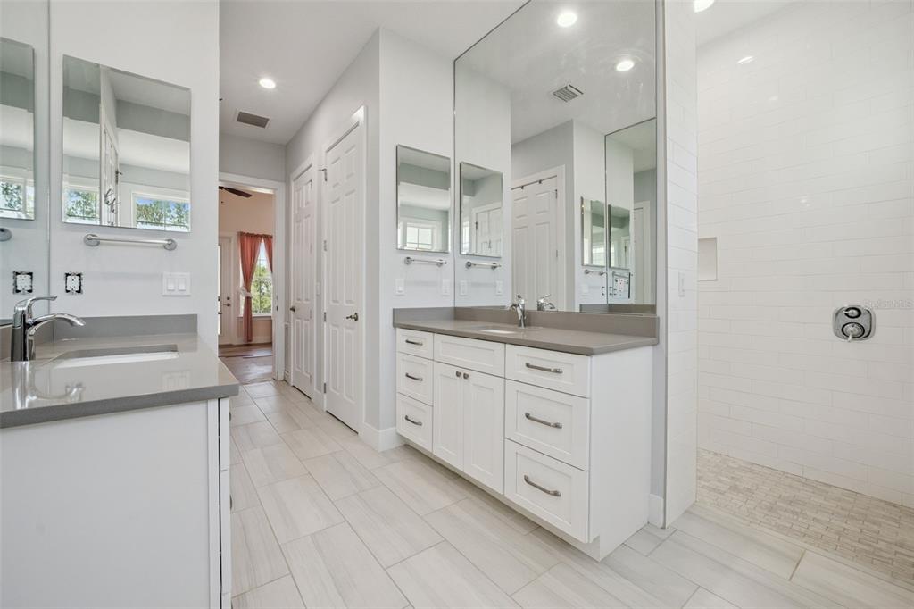 7956 LAKE NELLIE ROAD gallery image #36